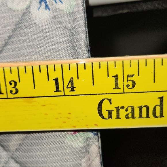 Vera Bradley Zinnias Quilted XTRA Large Tote/Bag 24"x15" Inner Zipper Pocket - Picture 9 of 15